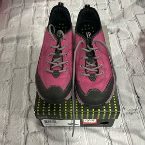 Clarks Wave Walk Vapor Sneakers Women’s Size 9.5 New